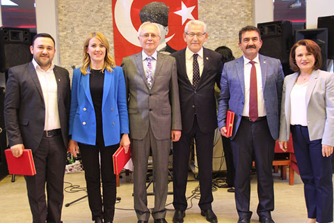 Doğan’a, hemşeriden teşekkür plaketi, vatandaştan başkanlık vizesi