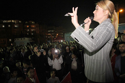 Genç Yaşlı, Kadın Erkek yüzlercesi alandaydı…