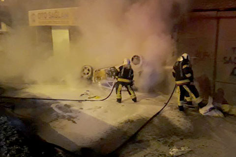 Bakırlı Kavşağı’nda takla atan otomobil yandı