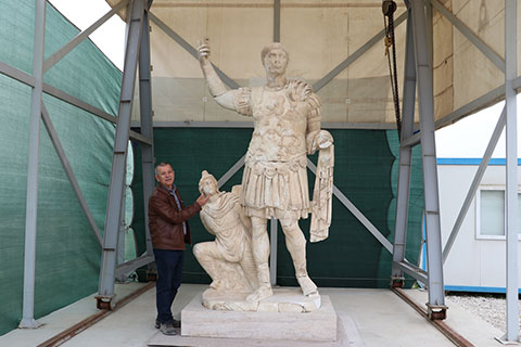 Laodikya’da 1.900 yıllık İmparator Trajan heykeli bulundu