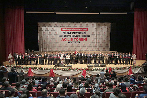 Büyükşehir Belediyesi Nihat Zeybekci Kongre ve Kültür Merkezi’ne görkemli açılış