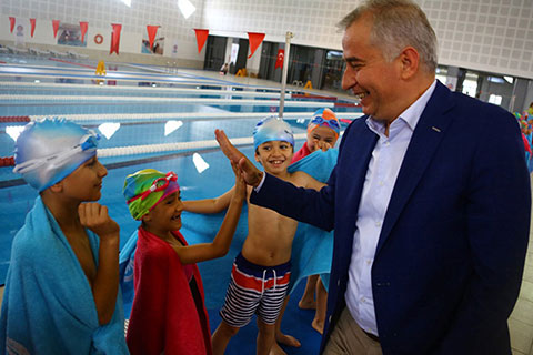 Akkonak’a kapalı yüzme havuzu geliyor