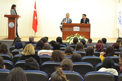 Öğrenciler bankacılarla söyleşide buluştu