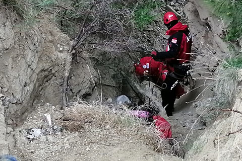 AKUT’tan köpek kurtarma operasyonu