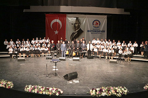 Büyükşehir Çocuk Korosu büyüledi