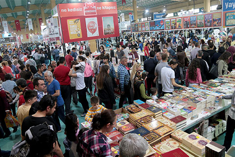 Denizlili kitapseverler yazarları bekliyor
