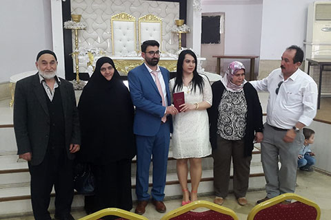 Evlendirme memuru damat ile kayınpederini evlendirdi