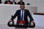İYİ Partili Öztürk sordu: “Basın kartları ne olacak?”
