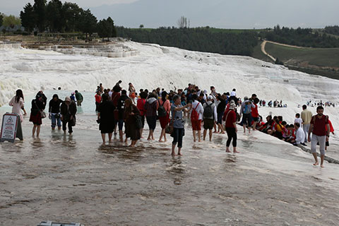Pamukkale’de hafta sonu yoğunluğu
