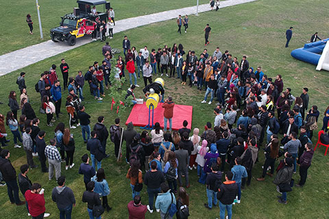 Rektör Bağ, şenlik heyecanına ortak oldu