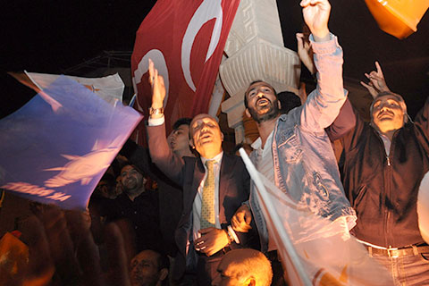 Özbaş: “Herkese eşit hizmet devam edecek”