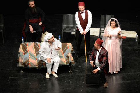 Tiyatro Festivali coşkuyla devam ediyor