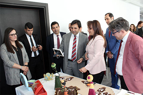 Danışanların eserleri sergide görücüye çıktı