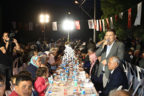 Devecioğlu mahalle iftarlarına katılıyor, projelerini anlatıyor