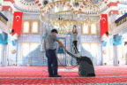 Camiler Ramazan Bayramı’na hazırlanıyor