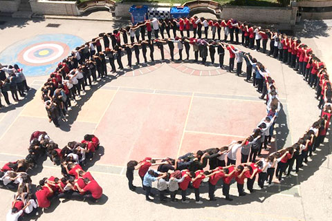 700 öğrenci 19 Mayıs’a özel 100. yıl koreografisi yaptı