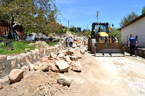 Süleymanlı Yayla Gölü’nün yolu genişletiliyor