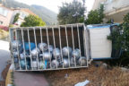 El freni çekilmeyen kamyon eve çarptı, faciaya ramak kaldı