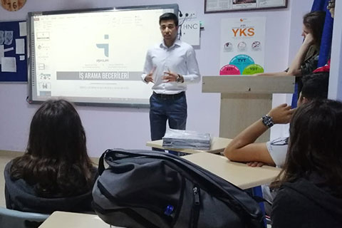 İŞKUR gençlere meslek seçiminde yardım ediyor