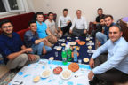 Örki, öğrencilerin iftar davetini geri çevirmedi