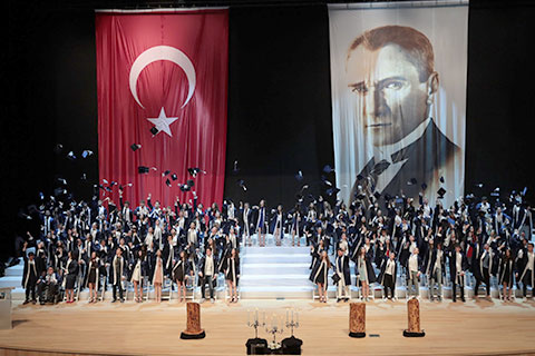 Özel PEV Okulları’nın gurur gecesi