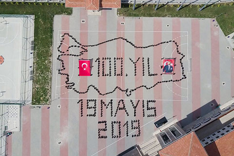 500 öğrenci ile 100. yıl kareografisi