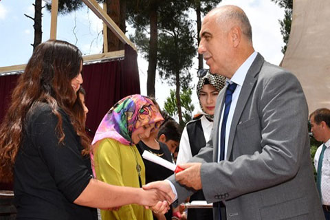 Vali Karahan Acıpayam’da diploma dağıttı