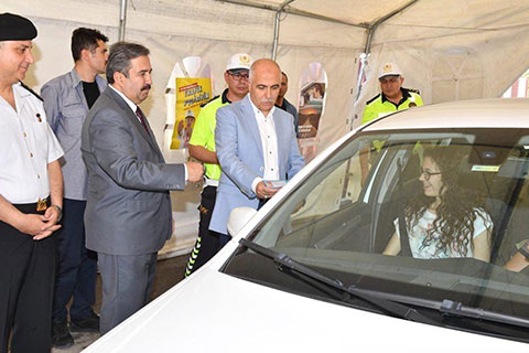 Sürücüler bayramı öncesi hem denetlendi, hem uyarıldı