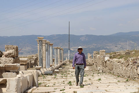 Laodikya’da antik stada giden tarihi yol gün ışığına çıkarılıyor