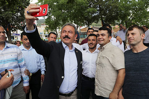Tin: “Öğrenciye iş fırsatı geliyor”
