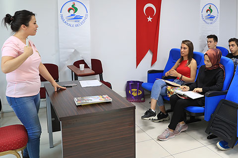 Pamukkale Belediyesi yabancı dil kursları başladı