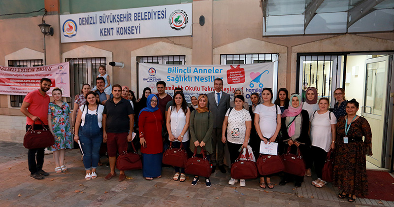 Hamilelik Okulu’nda 15. dönem tamamlandı