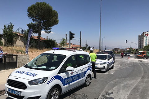 Otomobil ile motosiklet çarpıştı: 1 ölü