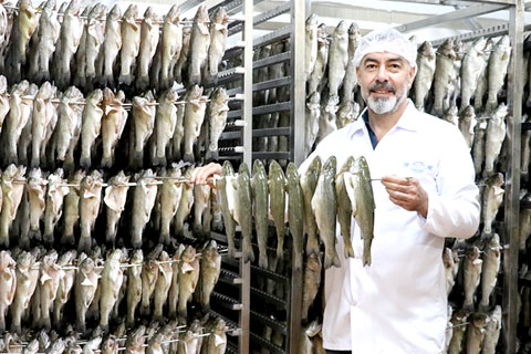 Denizli firması tütsülenmiş alabalıkla ihracat rekoru kırıyor