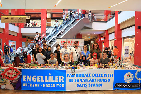 Engelliler hem üretiyor, hem kazanıyor