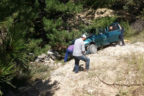 Uzunpınar’da otomobil uçuruma yuvarlandı. 1 ölü