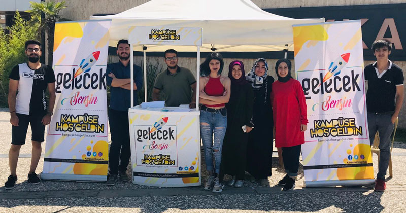 AK Parti’den üniversitelileri karşılama
