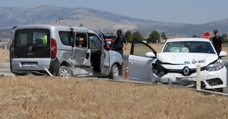 Çivril’de kaza: 4 yaralı