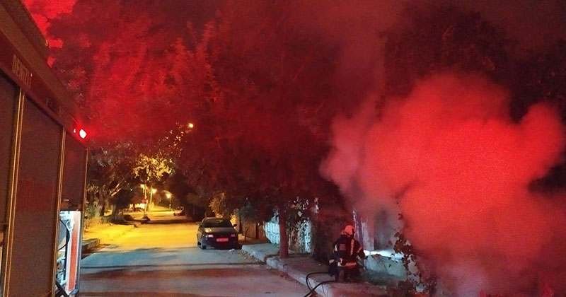 Dokuzkavaklar’daki metruk evde yangın çıktı