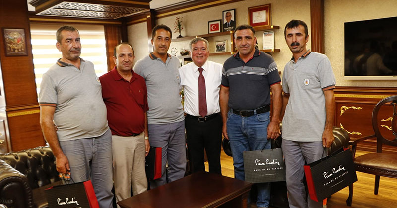 Kepenek’ten başarılı personele ödül