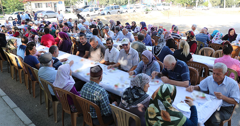 Başkan Örki, vatandaşlarla kahvaltıda sorun dinledi