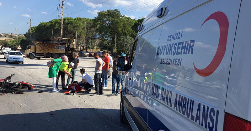 Evde Bakım görevlileri kazazedeye müdahale etti