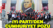 İYİ Partililerden Cumhuriyet pozu