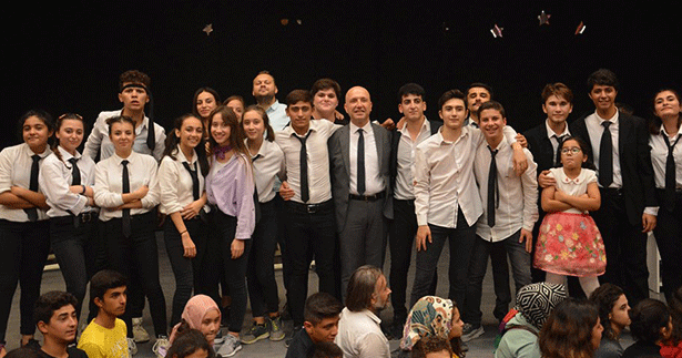 Sarayköy, tiyatro sezonuna iddialı başladı