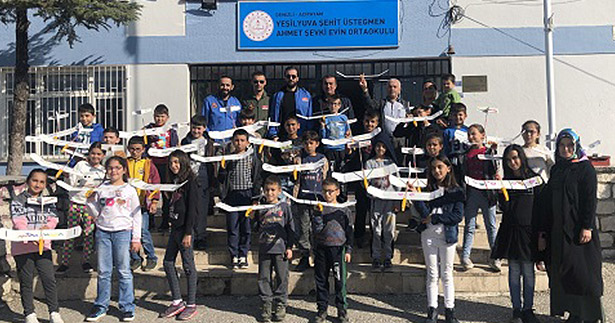 Acıpayamlı öğrencilerin model uçak sevindi