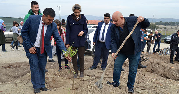 Buldan ağaçlandırma seferberliğine katıldı