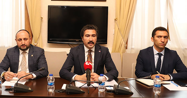 Özkan: “Mülteciler konusunda yanımızda olun”
