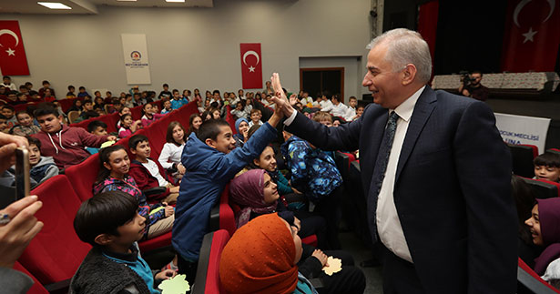 Çocuk Meclisi’nde seçim heyecanı