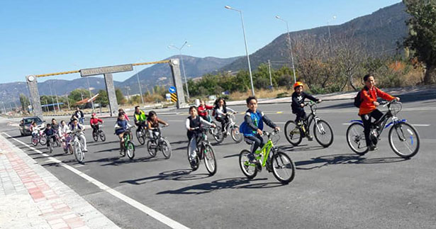 Sağlıklı yaşam için pedal çevirdiler