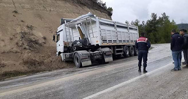 Yağmurla gelen kaza: 1 yaralı